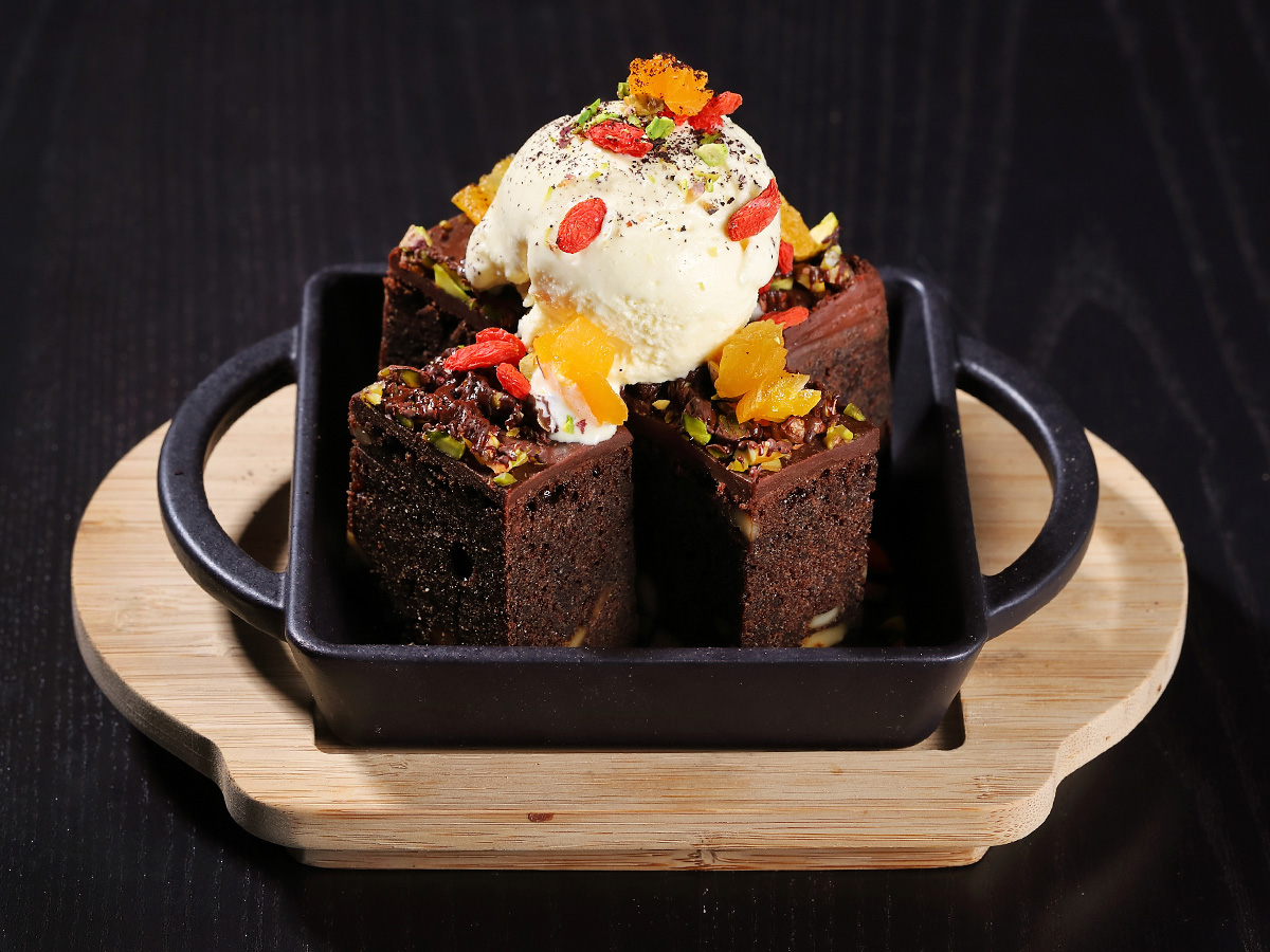 Sizzling Chocolate Brownie A La Mode